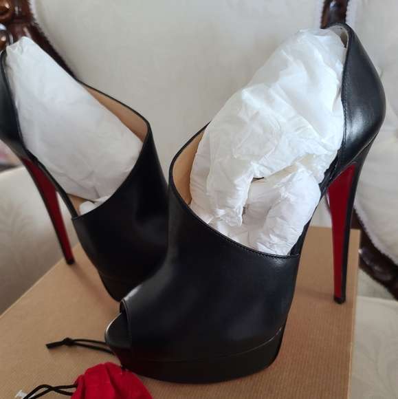 Christian Louboutin Shoes - Christian louboutin black Verita heels size 9
